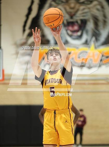 Thumbnail 3 in Windsor @ Greeley Central photogallery.