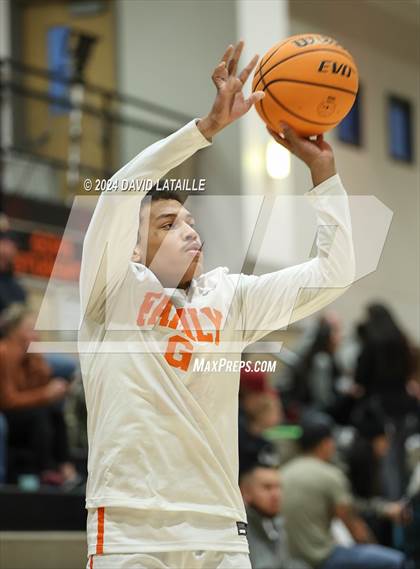 Thumbnail 3 in Windsor @ Greeley Central photogallery.