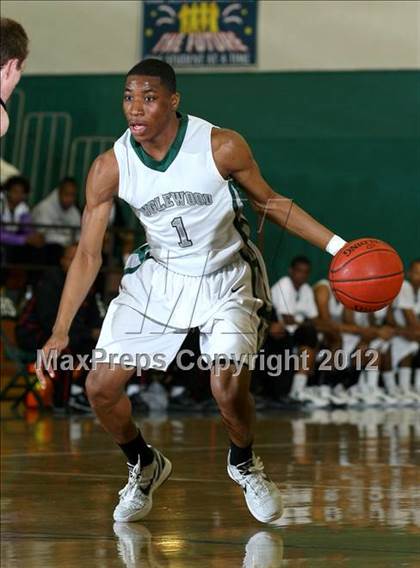 Thumbnail 1 in Saugus @ Inglewood (CIF SS Playoffs) photogallery.