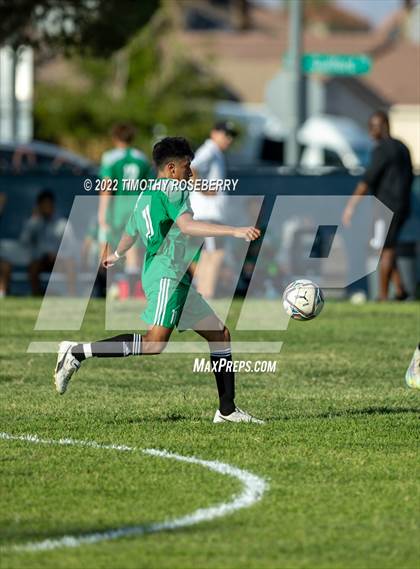 Thumbnail 1 in Green Valley vs Cristo Rey St. Viator (Southern Nevada Kickoff Classic) photogallery.