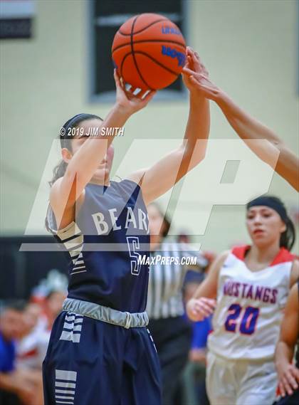 Thumbnail 2 in La Cueva vs. West Mesa (Albuquerque Metro Championships) photogallery.
