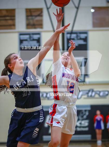 Thumbnail 3 in La Cueva vs. West Mesa (Albuquerque Metro Championships) photogallery.