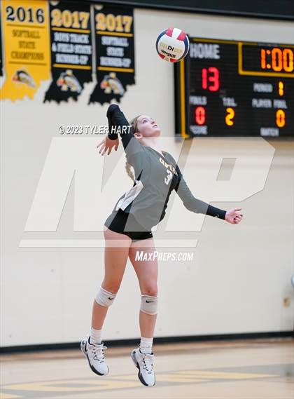 Thumbnail 2 in Floyd Central @ Avon photogallery.