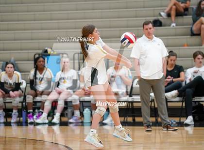 Thumbnail 1 in Floyd Central @ Avon photogallery.