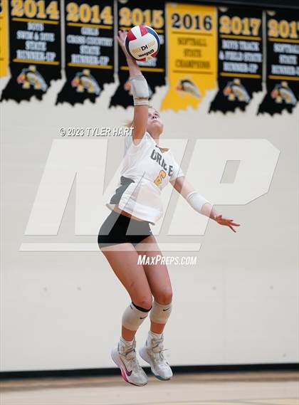 Thumbnail 2 in Floyd Central @ Avon photogallery.