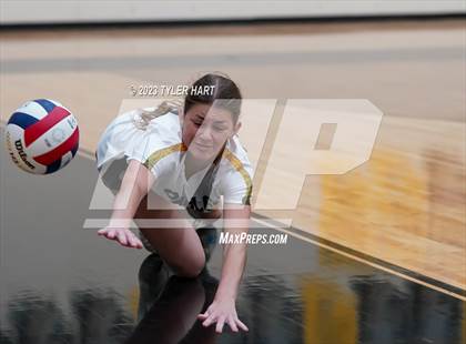 Thumbnail 1 in Floyd Central @ Avon photogallery.