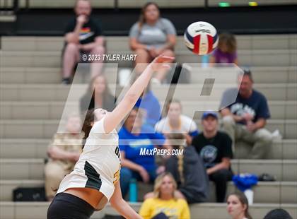 Thumbnail 3 in Floyd Central @ Avon photogallery.