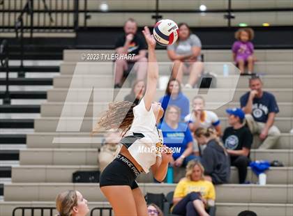 Thumbnail 2 in Floyd Central @ Avon photogallery.