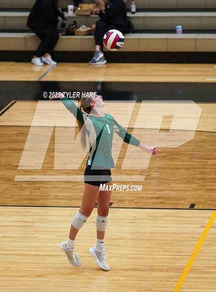 Thumbnail 1 in Floyd Central @ Avon photogallery.