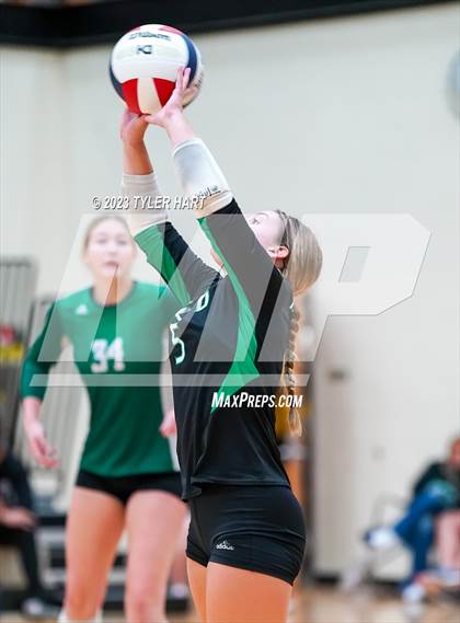 Thumbnail 2 in Floyd Central @ Avon photogallery.