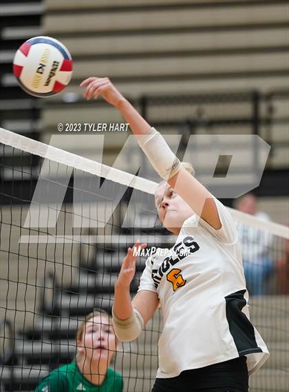 Thumbnail 2 in Floyd Central @ Avon photogallery.