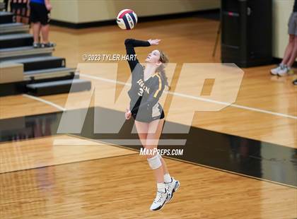 Thumbnail 1 in Floyd Central @ Avon photogallery.