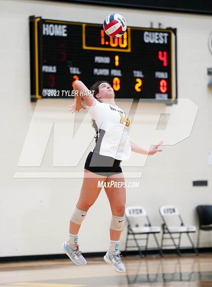 Thumbnail 1 in Floyd Central @ Avon photogallery.