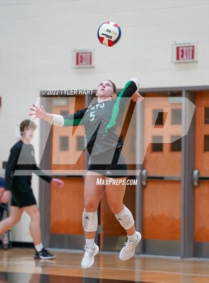 Thumbnail 1 in Floyd Central @ Avon photogallery.