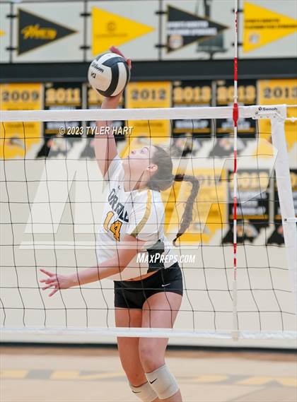 Thumbnail 1 in Floyd Central @ Avon photogallery.
