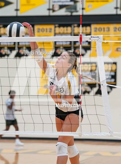 Thumbnail 2 in Floyd Central @ Avon photogallery.