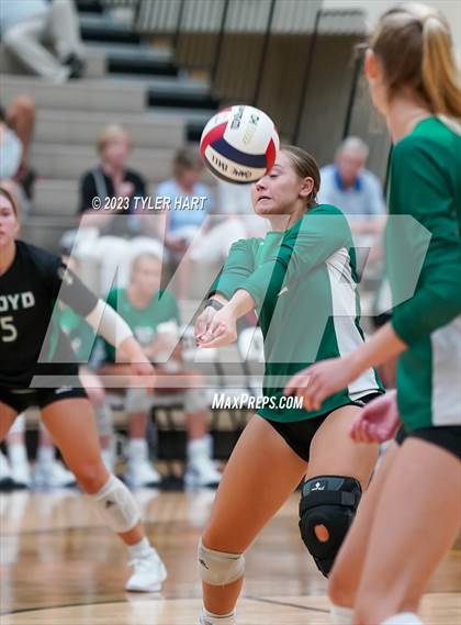 Thumbnail 3 in Floyd Central @ Avon photogallery.