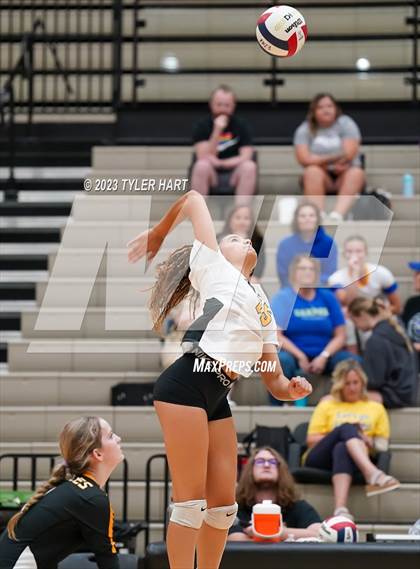 Thumbnail 1 in Floyd Central @ Avon photogallery.