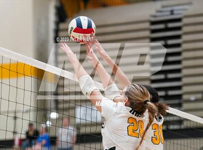 Thumbnail 1 in Floyd Central @ Avon photogallery.
