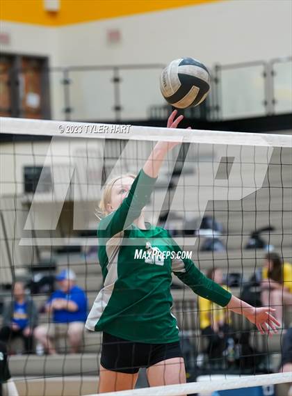 Thumbnail 1 in Floyd Central @ Avon photogallery.