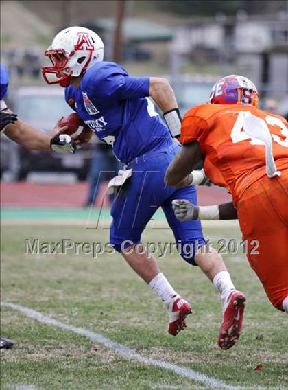 Thumbnail 1 in National Guard Border Bowl (Tennessee vs Kentucky) photogallery.