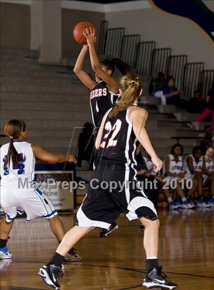Thumbnail 1 in THESA vs. Hebron photogallery.