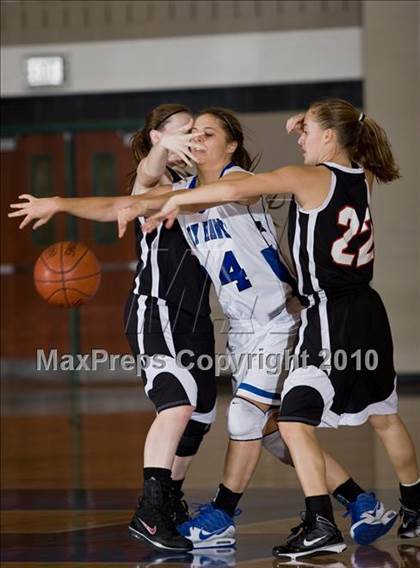 Thumbnail 2 in THESA vs. Hebron photogallery.