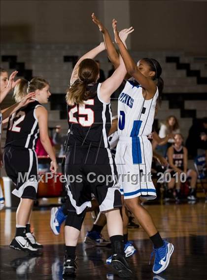 Thumbnail 3 in THESA vs. Hebron photogallery.