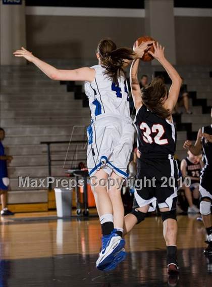 Thumbnail 1 in THESA vs. Hebron photogallery.