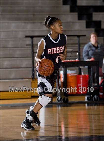 Thumbnail 1 in THESA vs. Hebron photogallery.