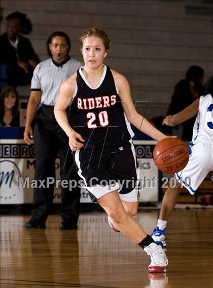 Thumbnail 1 in THESA vs. Hebron photogallery.