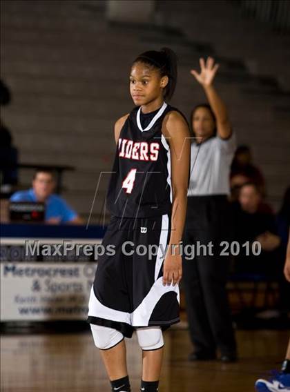 Thumbnail 1 in THESA vs. Hebron photogallery.
