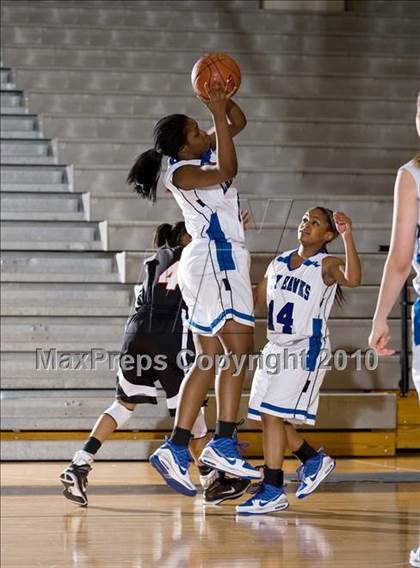 Thumbnail 1 in THESA vs. Hebron photogallery.