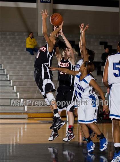 Thumbnail 3 in THESA vs. Hebron photogallery.