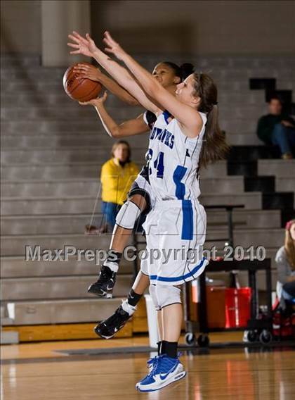 Thumbnail 2 in THESA vs. Hebron photogallery.