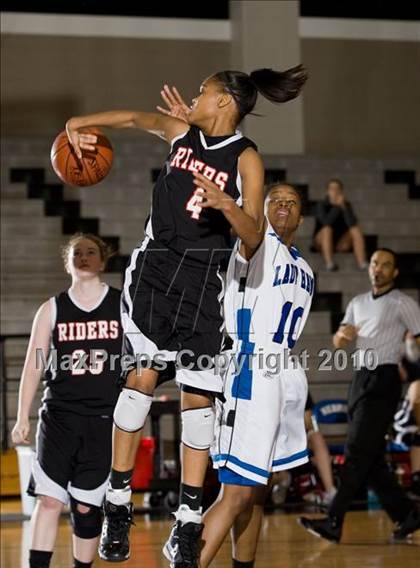 Thumbnail 1 in THESA vs. Hebron photogallery.