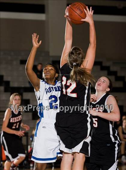 Thumbnail 1 in THESA vs. Hebron photogallery.