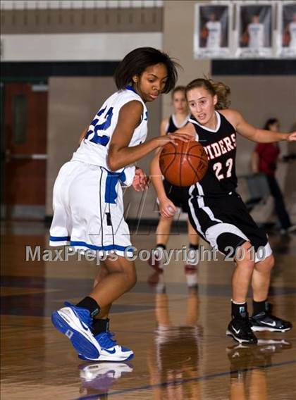 Thumbnail 1 in THESA vs. Hebron photogallery.