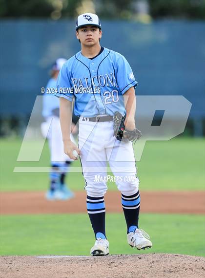 Thumbnail 1 in Canyon vs Crescenta Valley photogallery.