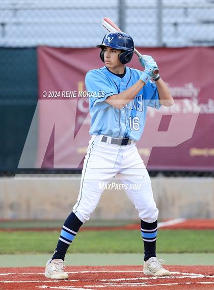 Thumbnail 1 in Canyon vs Crescenta Valley photogallery.
