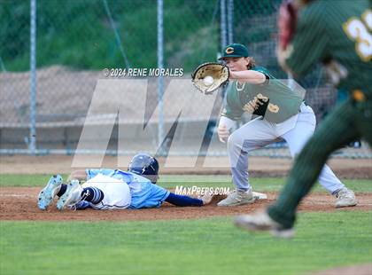 Thumbnail 2 in Canyon vs Crescenta Valley photogallery.