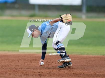 Thumbnail 3 in Canyon vs Crescenta Valley photogallery.
