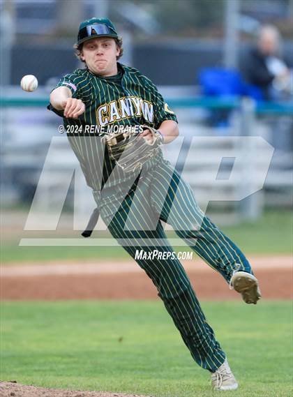 Thumbnail 3 in Canyon vs Crescenta Valley photogallery.