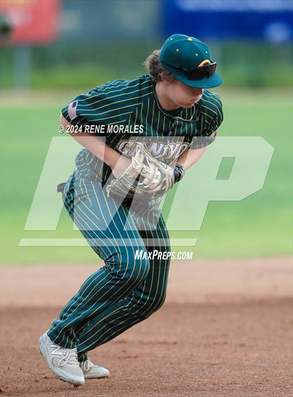 Thumbnail 2 in Canyon vs Crescenta Valley photogallery.