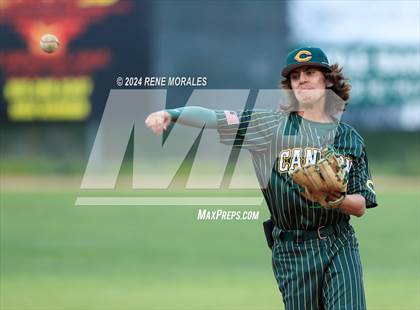 Thumbnail 2 in Canyon vs Crescenta Valley photogallery.