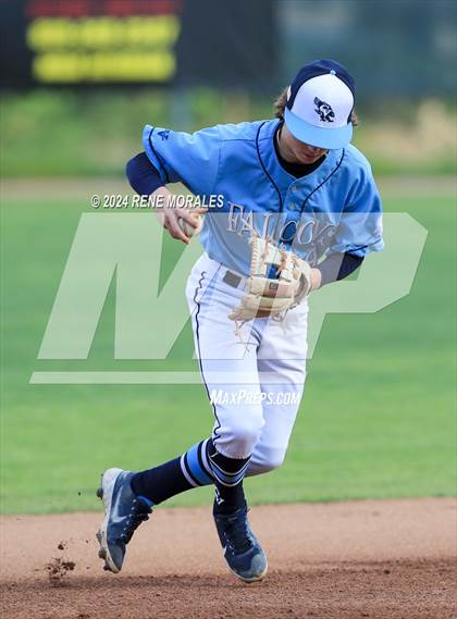 Thumbnail 3 in Canyon vs Crescenta Valley photogallery.