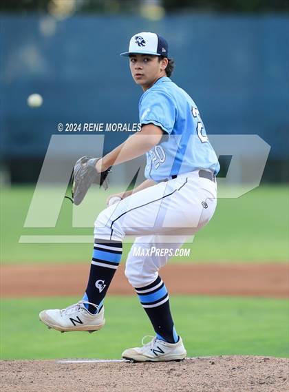 Thumbnail 2 in Canyon vs Crescenta Valley photogallery.