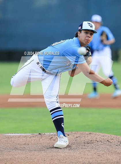 Thumbnail 3 in Canyon vs Crescenta Valley photogallery.