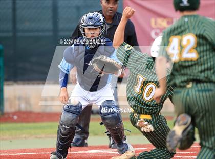 Thumbnail 3 in Canyon vs Crescenta Valley photogallery.