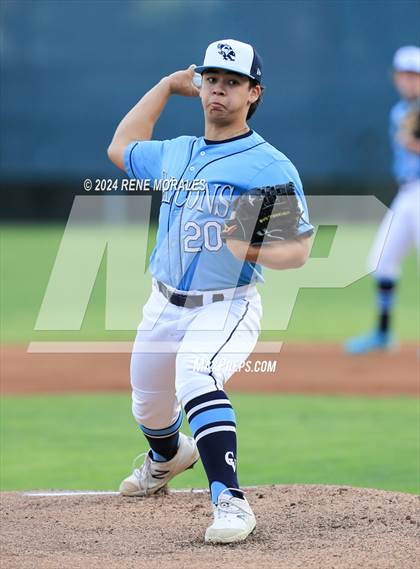 Thumbnail 3 in Canyon vs Crescenta Valley photogallery.